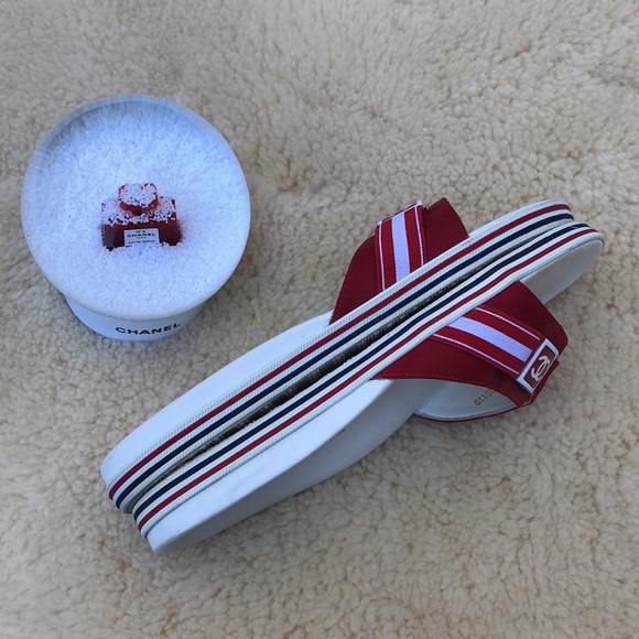 Chanel vintage red & white slide sandals - Picture 3 of 6